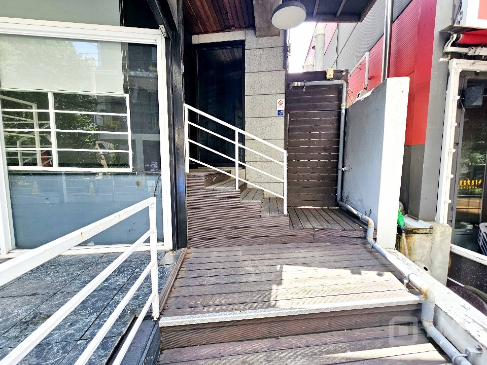 I세븐I 합정역2분 1층상가 내부계단 지하복층 무권리 매물의 22번째 사진