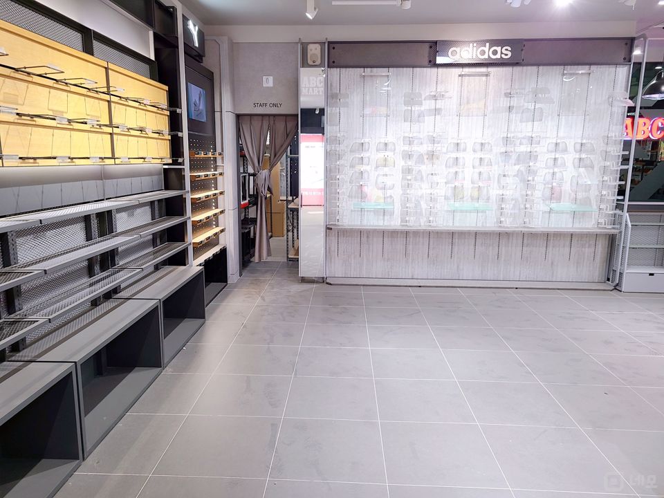 대현동 번화가에 위치한 공실 매물의 3번째 사진