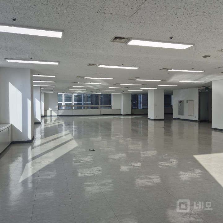 💕삼성동 I 쾌적한 화이트톤 인테리어 I 빠른 계약 예상되는 사무실 매물의 3번째 사진