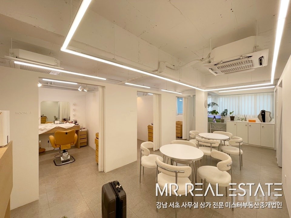 강남구청역도보1분.메이크업샵.발렛가능 매물의 12번째 사진