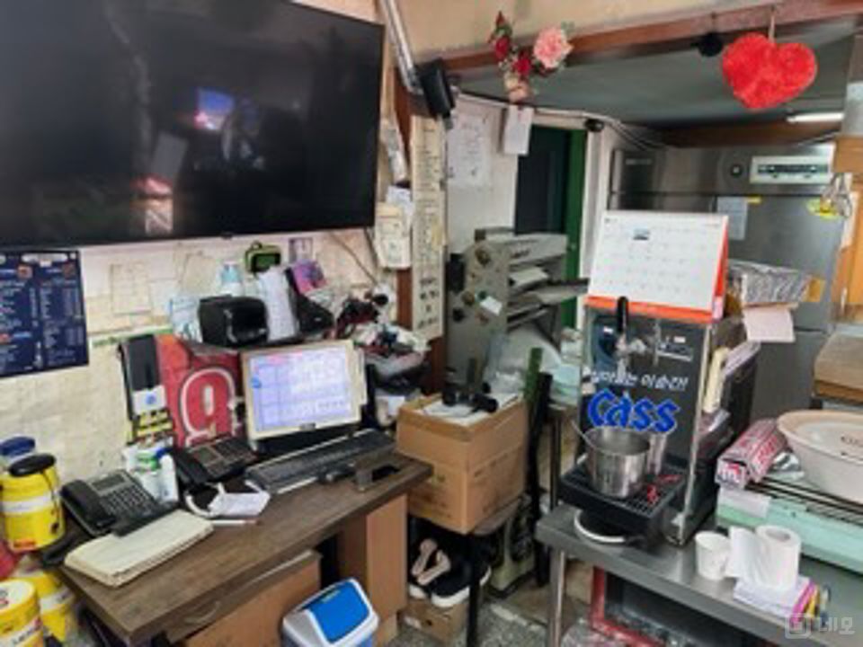 독산동 복합상권에 위치한 치킨, 피자 전문점 매물의 6번째 사진