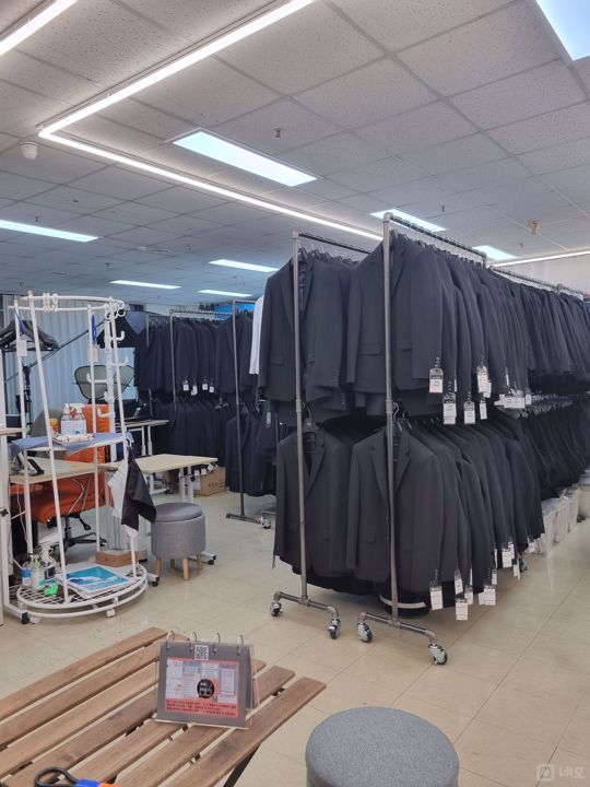 홍대입구역 2호선 도보 2분, 동교동 역세권 상가 매물의 3번째 사진