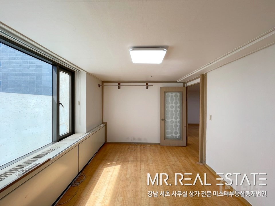 역삼역 1분 즉시입주 가능한 사무실 실사진있음 매물의 9번째 사진