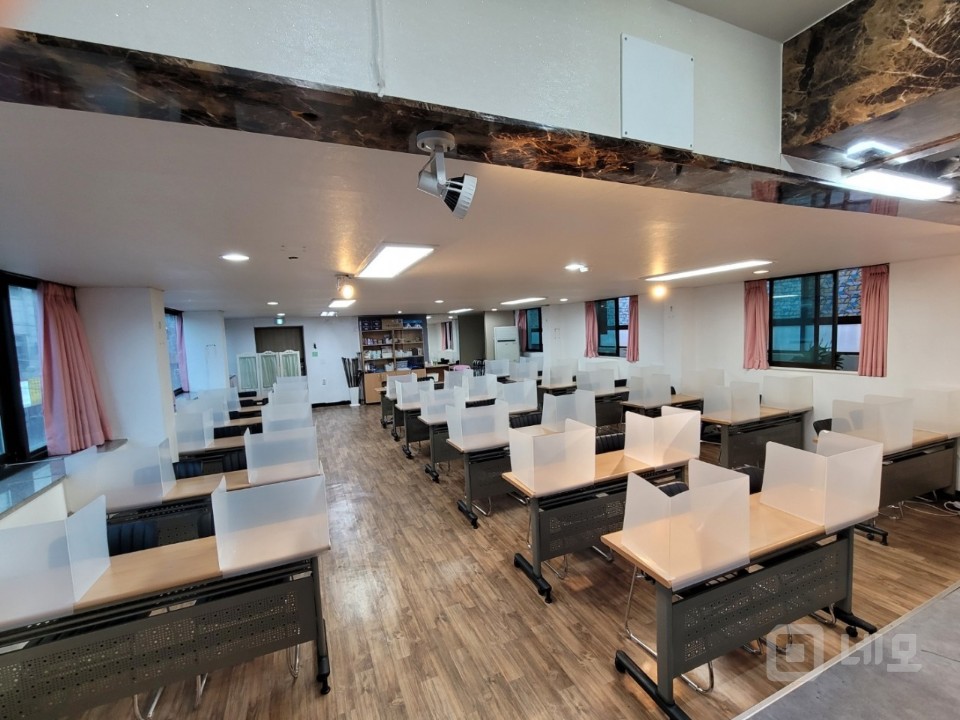 분리된 사무·상담실 구조로 행정 운영 편리한 구조 매물의 2번째 사진