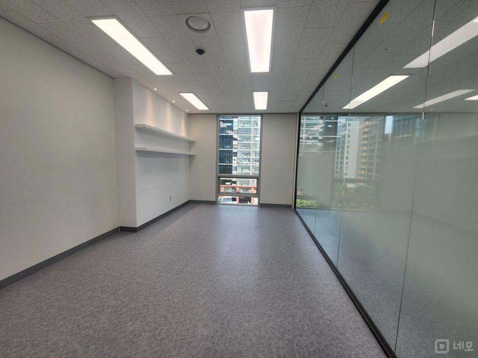 대륭포스트8차 럭셔리 사무실.즉시입주. 매물의 5번째 사진