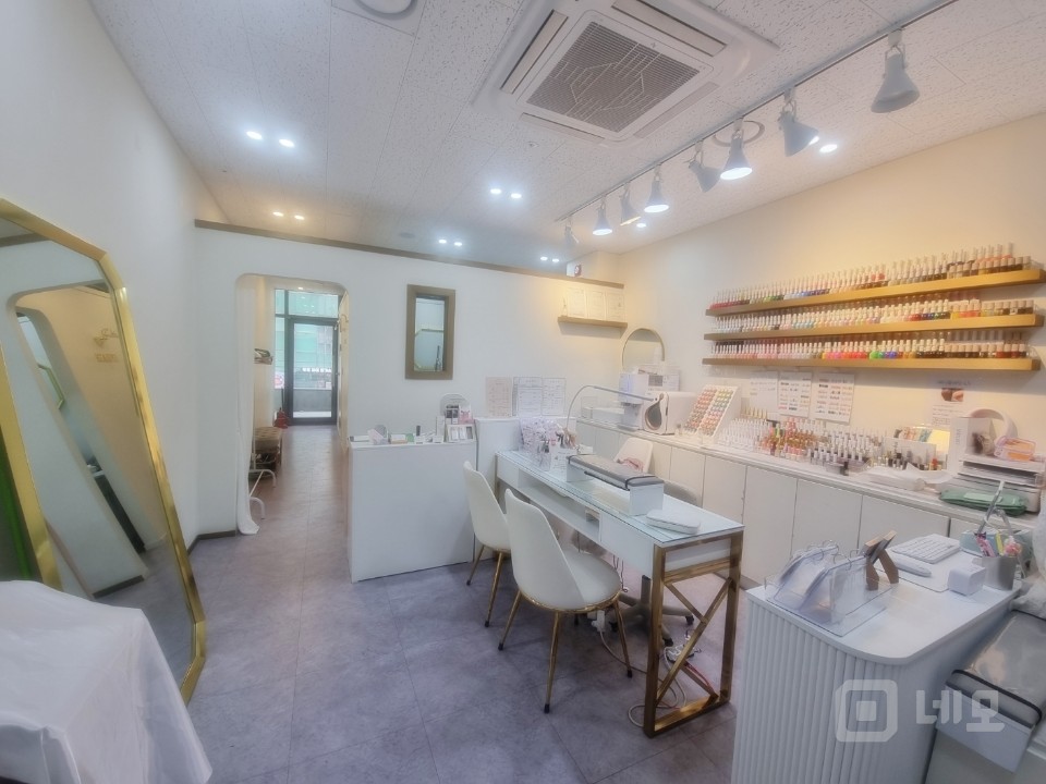 🎀12.5p, 뷰티샵 인테리어 완비, 노출 최상, 샵인샵 가능 매물의 2번째 사진