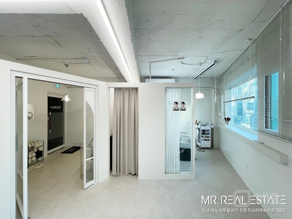 세로수길메인.중심코너.유동인구多.ACE.현뷰티샵 매물의 12번째 사진