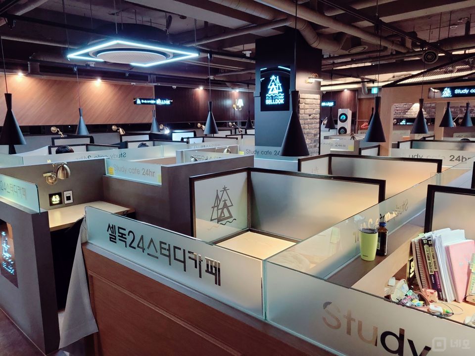 봉천동 상권 잡혀 있는 스터디카페 매물의 1번째 사진