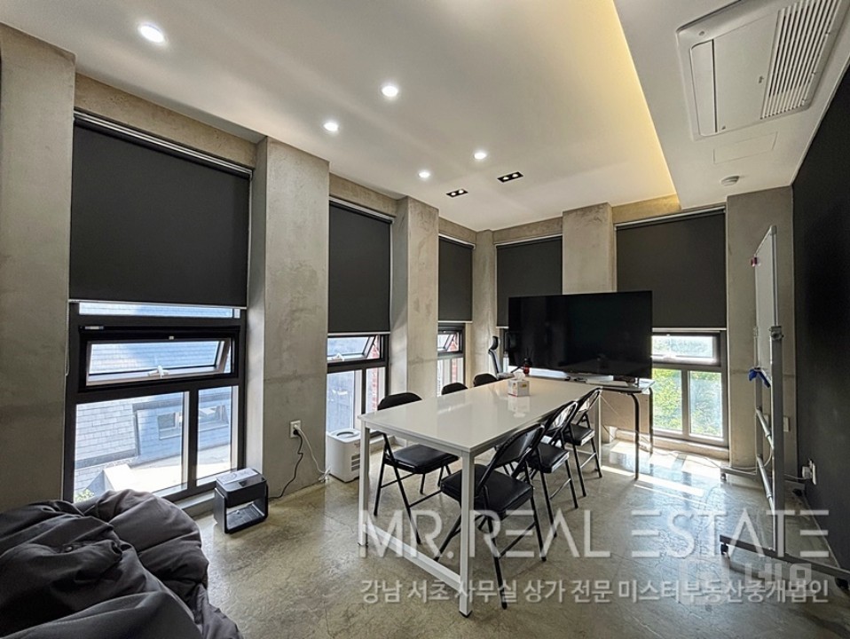 논현역3분초역세권.세련된내외관ACE매물.인테리어완비.지정주차2대 매물의 4번째 사진