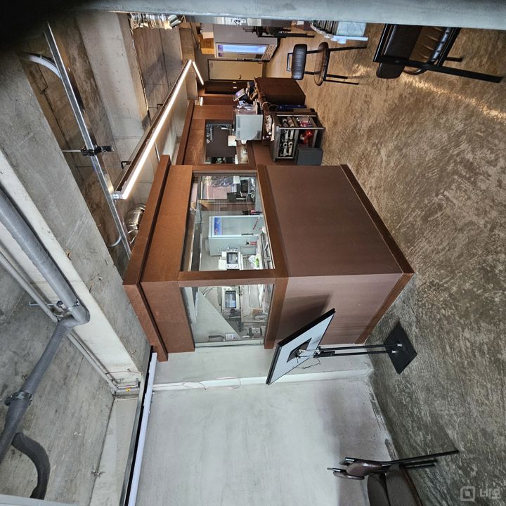 해방촌 초입 넓은 야외 공간과 신축 시설을 갖춘 1층 상가 임대 매물의 4번째 사진