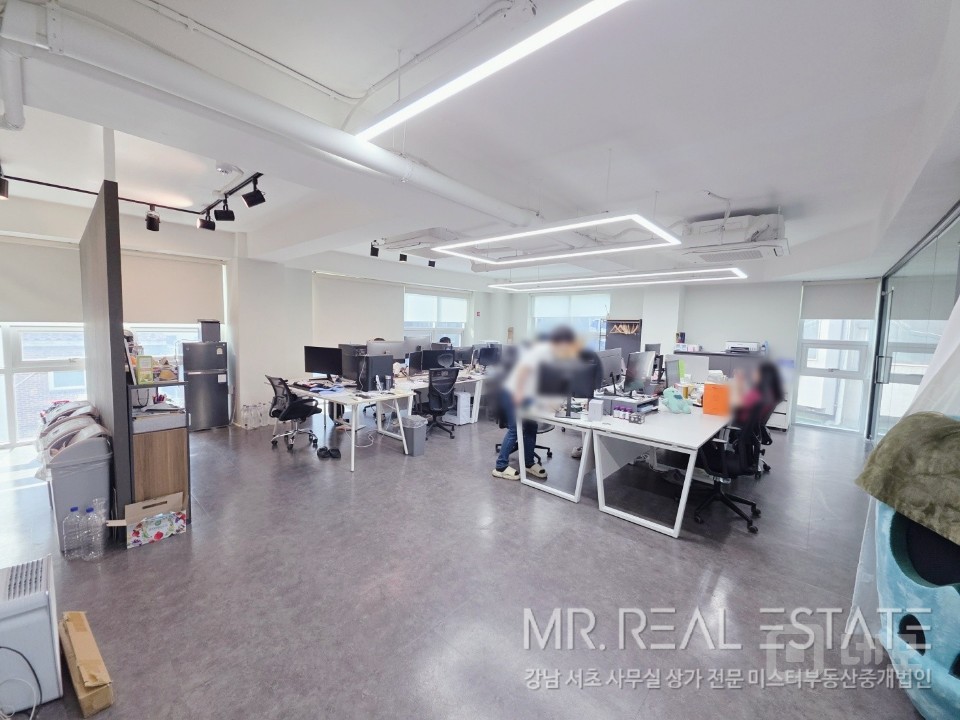 신사역 역세권.인테리어ACE.주차편리.남여분리화장실 매물의 1번째 사진