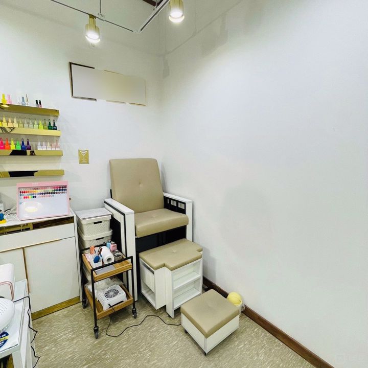 풍산역 역세권, 깔끔한 인테리어 완비된 2층 네일샵 매물의 5번째 사진