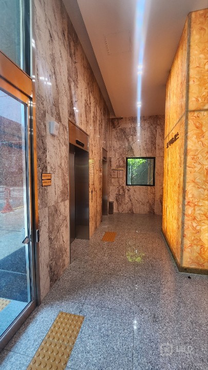 신천 먹자골목(잠실새내역) 신축건물 3층 전체 통유리 상가 임대 매물의 10번째 사진