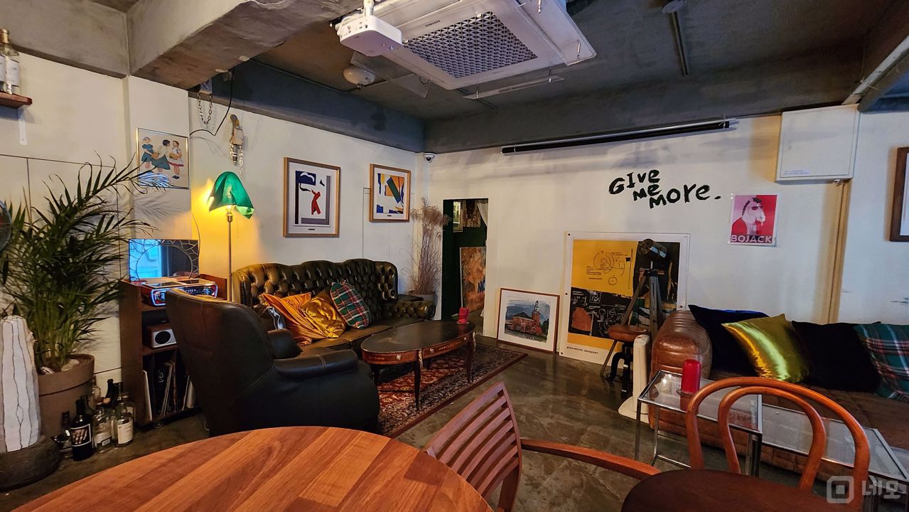 고급스러운 인테리어, 단골고객 많은 성수동 바 매물의 3번째 사진