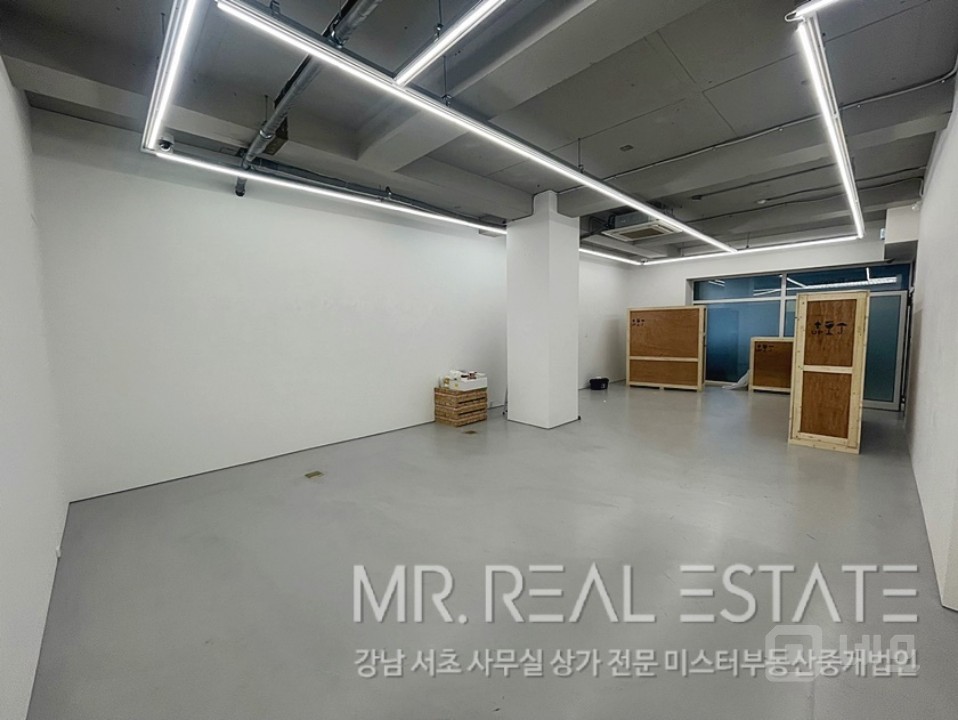 선정릉역.3분.1층.주차가능.내외관컨디션ACE 매물의 6번째 사진
