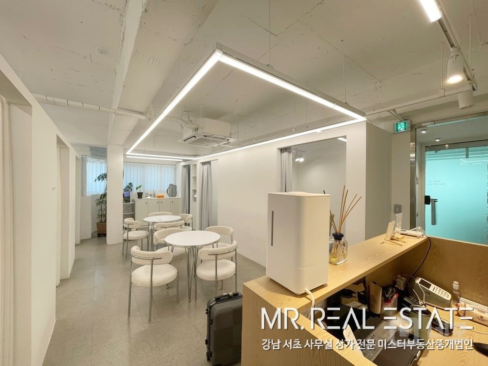 강남구청역도보1분.메이크업샵.발렛가능 매물의 2번째 사진