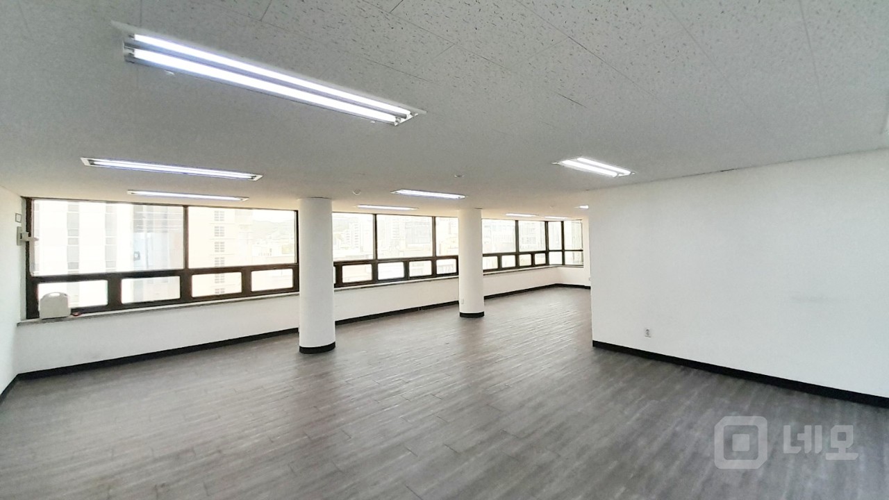 🏢 마포 대로변 투층형 사무실 임대! 넓고 쾌적한 업무공간 💼 매물의 1번째 사진