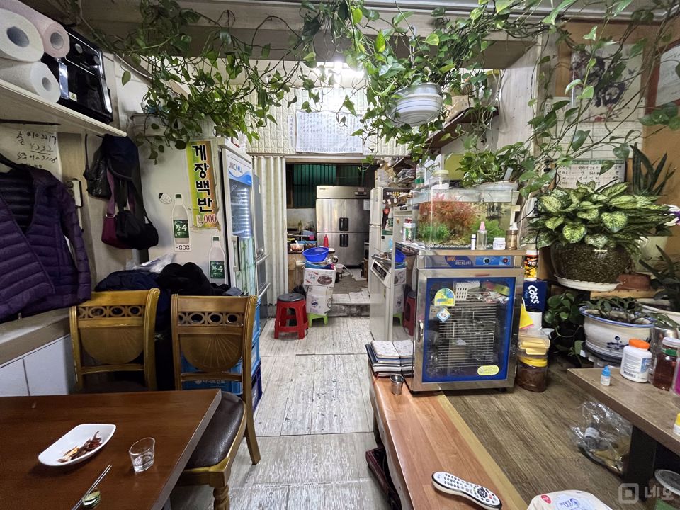 권리금 저렴한, 시흥동 주택가 도로변에 위치한 1층 음식점 매물의 5번째 사진