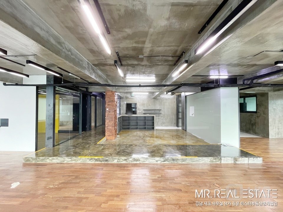 사진有.주차2대.인테리어.냉난방기完.논현역. 매물의 3번째 사진