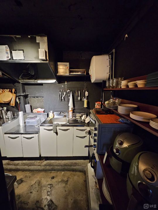 홍대 메인상권 위치, 인테리어 완비된 2층 와인바 매물의 14번째 사진