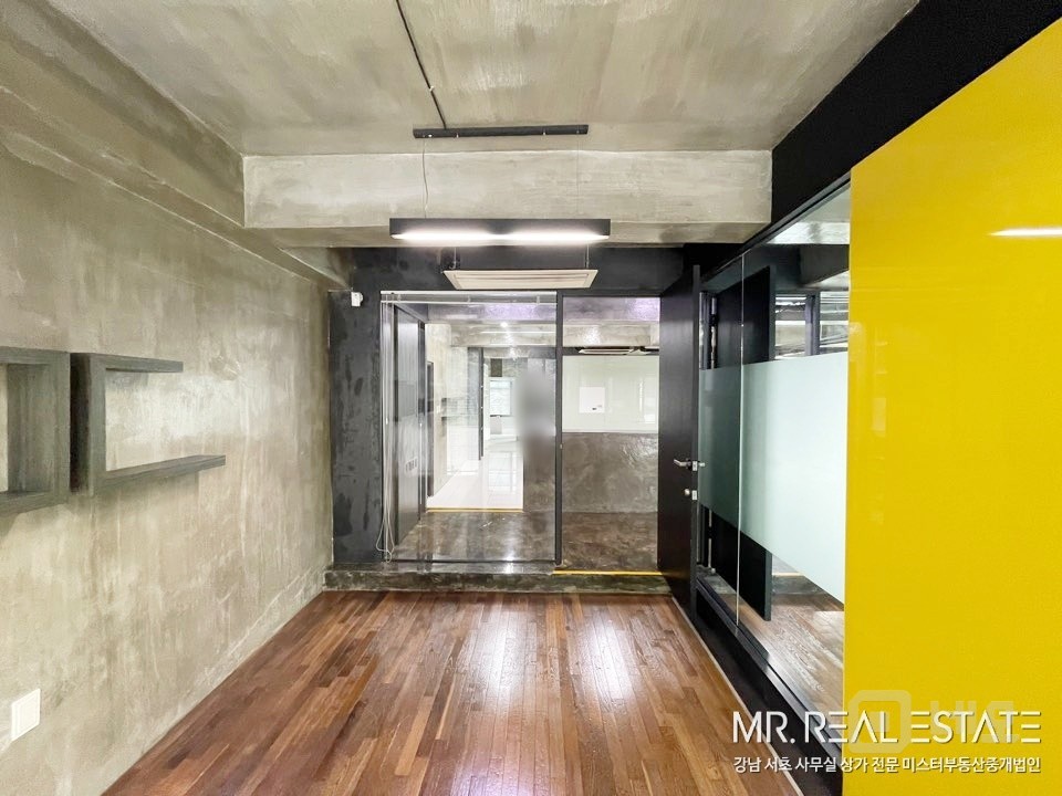 사진有.주차2대.인테리어.냉난방기完.논현역. 매물의 12번째 사진