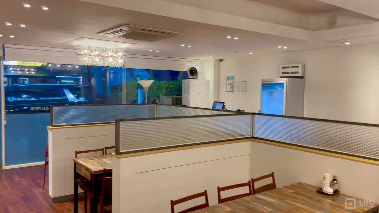 문정동 깔끔한 시설, 다양하게 이용 가능한 일식점 매물의 3번째 사진