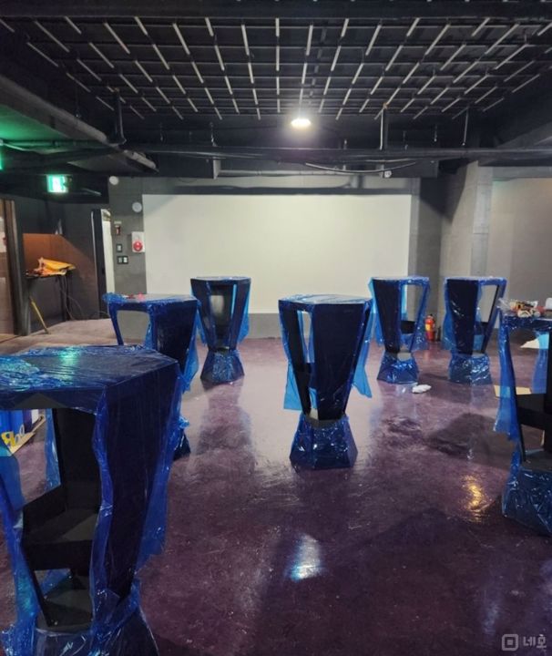 번화가 상권, 신사동 가로수길 상권에 위치한 지하1층 라운지바 매물의 2번째 사진