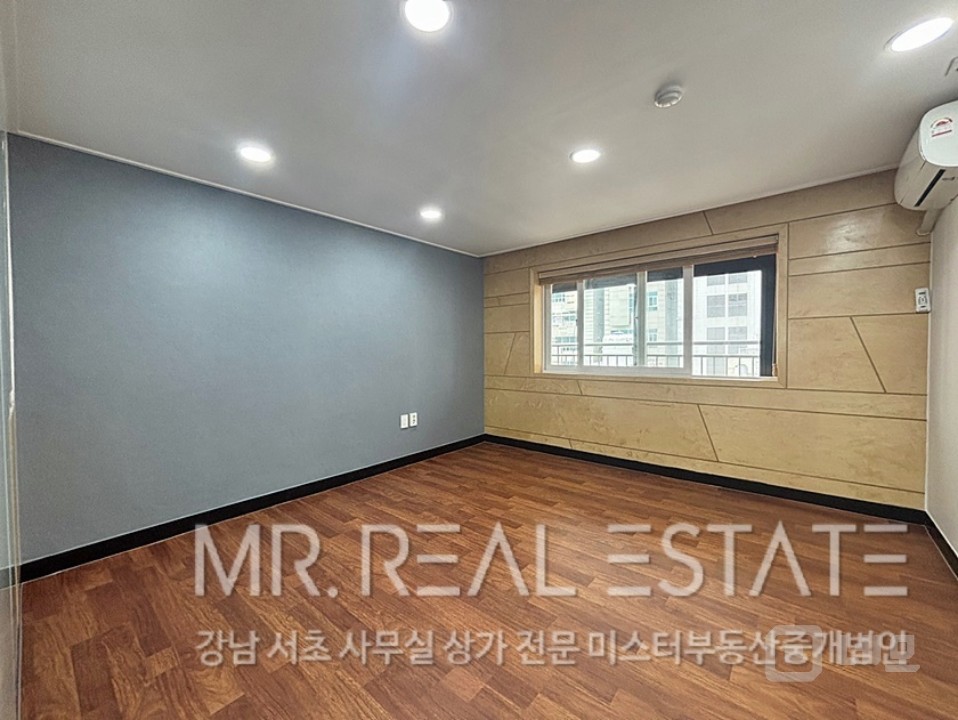 신사역도보1분.가성비사무실.주차편리.인테리어깔끔 매물의 8번째 사진