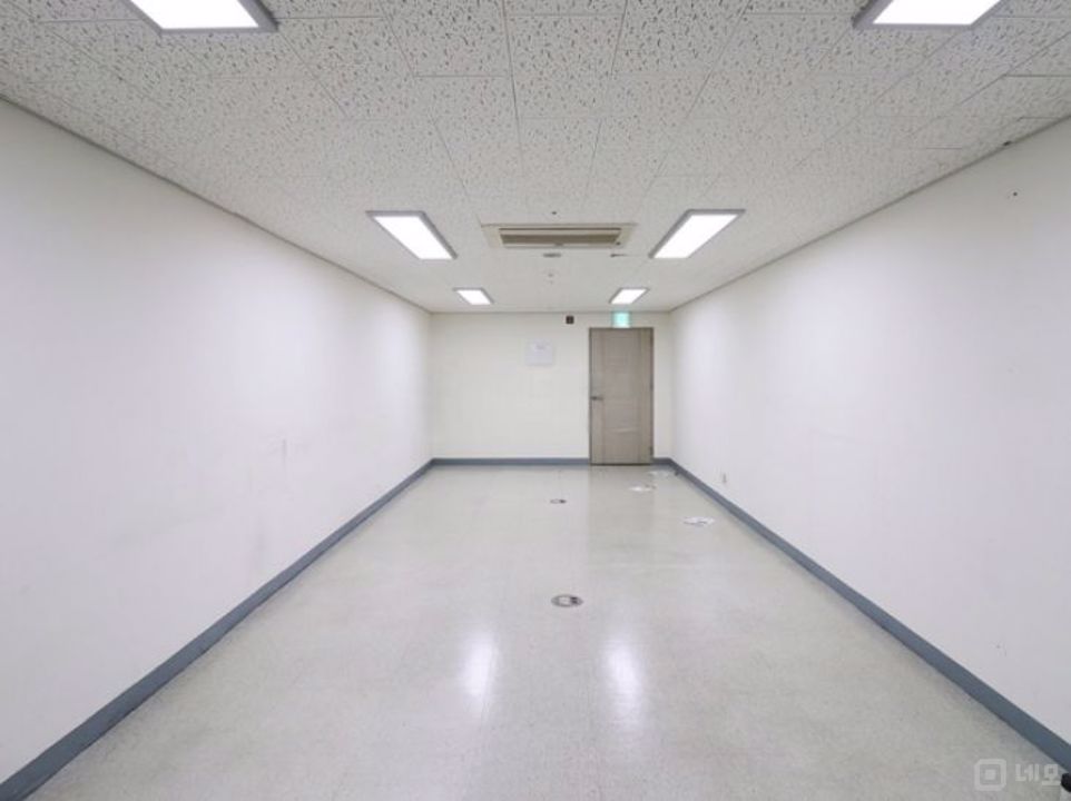 깔끔한 마곡나루 사무실 즉시입주 가능 매물의 3번째 사진