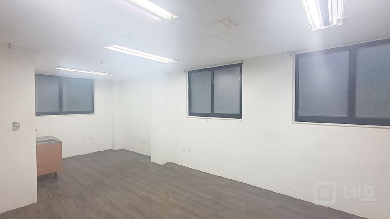 🏢 [노고산동 2층] 합리적인 소형 사무실💼 매물의 2번째 사진