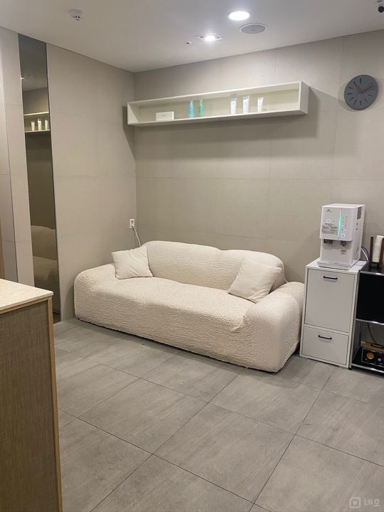 시설 집기 포함, 인테리어 완비된 삼평동 피부관리샵 매물의 4번째 사진