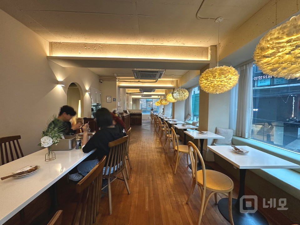 🧡신사동 가로수길 이면 S급 인테리어 양식집 양도양수🧡 매물의 5번째 사진