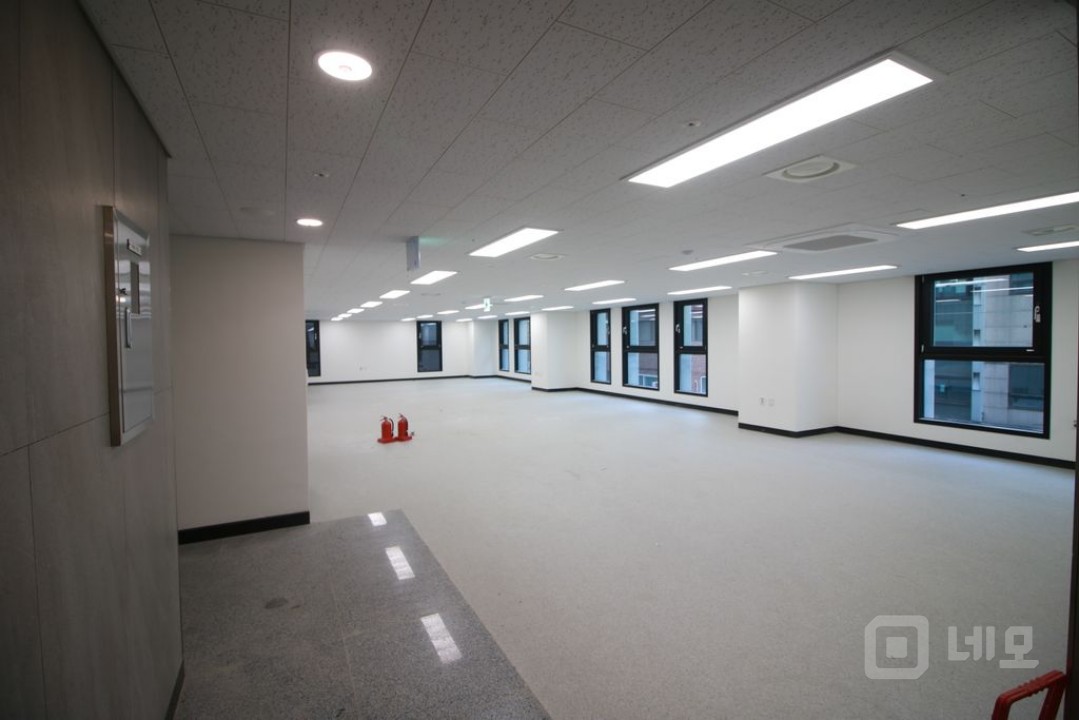신림역 넓은 사무실 좋습니다.  매물의 2번째 사진