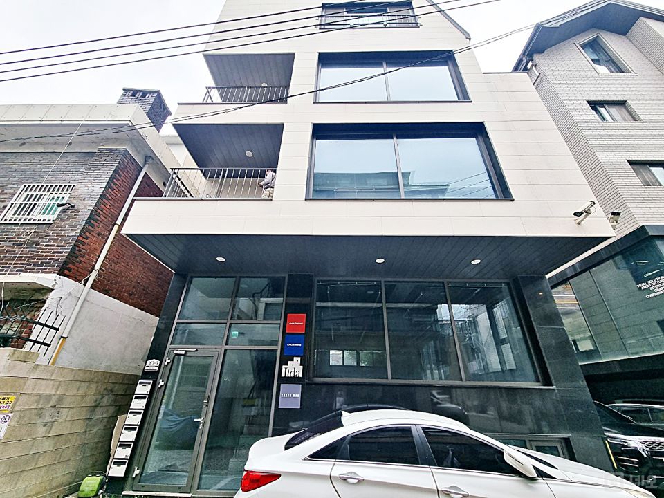 연남동 중소형 엘레베이터, 테라스 있는 상가사무실. 매물의 1번째 사진