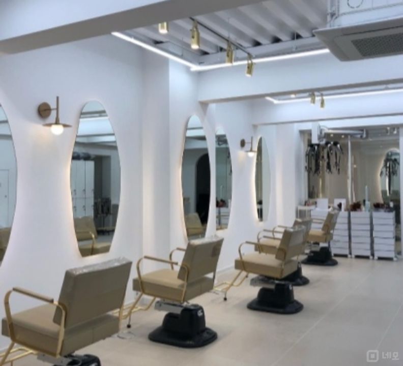 논현동 오피스 상권에 위치한 2층 미용실 매물의 5번째 사진