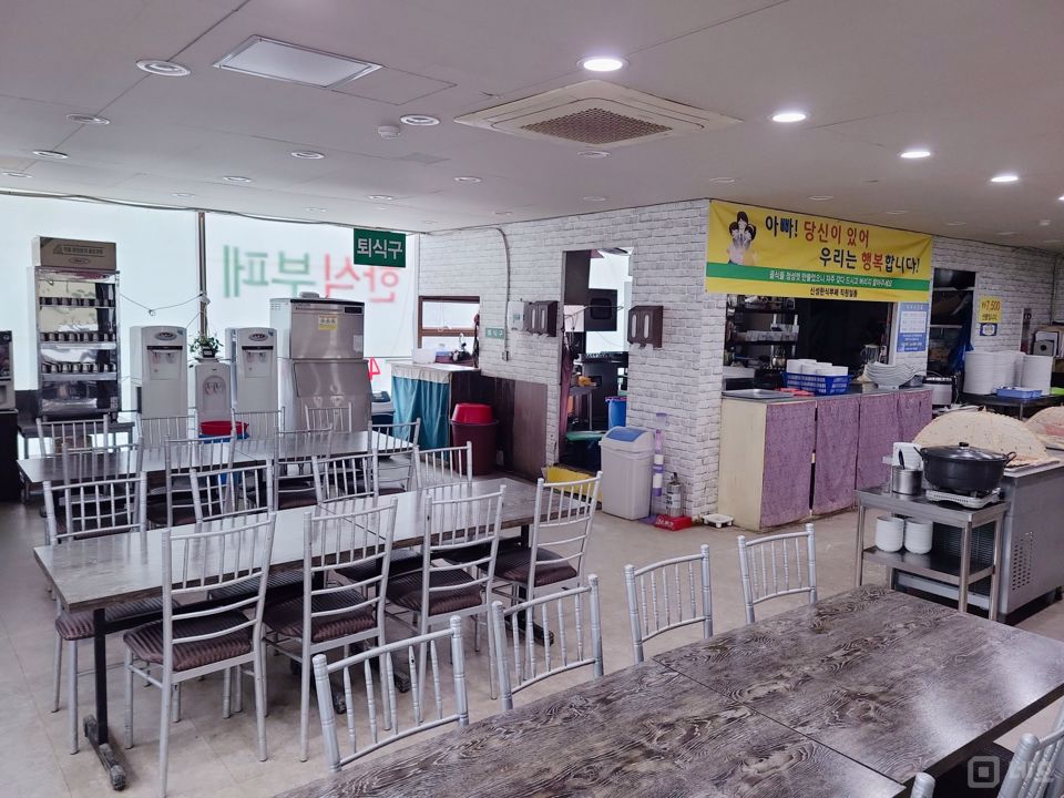 둔촌동 대로변 코너에 위치한 음식점 매물의 2번째 사진