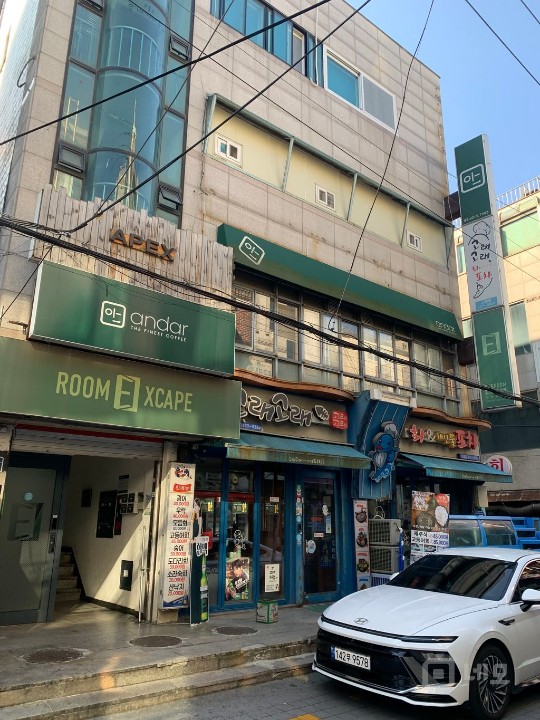 [신촌역 도보 6분] 41평 상가 / 카페·보드카페·파충류샵 추천 매물의 14번째 사진