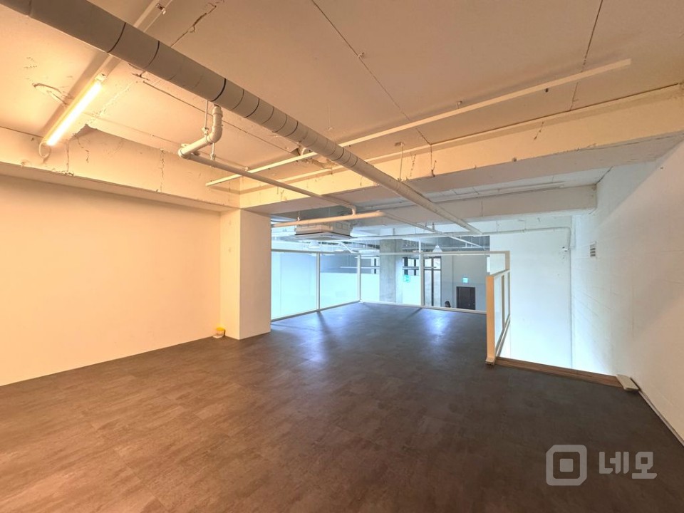 청담사거리 인근에 위치한 무권리! 층고높은 지하매물! 호리존 매물의 14번째 사진