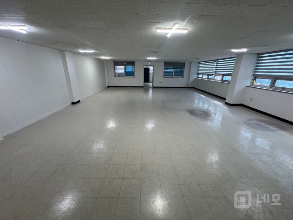 면목역 도보3분 깨끗하고 보증금 저렴한 사무실 매물의 1번째 사진