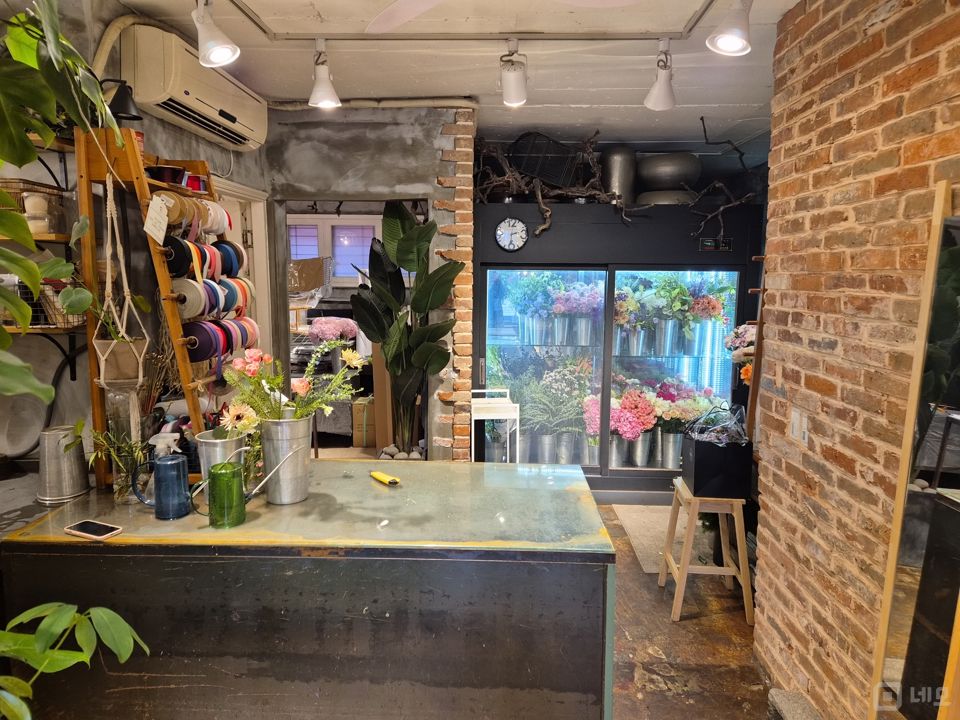 청담동 위치조건 좋은 꽃집 매물의 6번째 사진