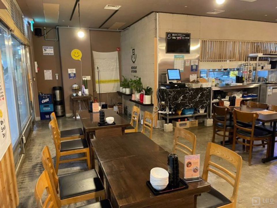 시설 집기 포함, 삼평동 상가 매물의 2번째 사진