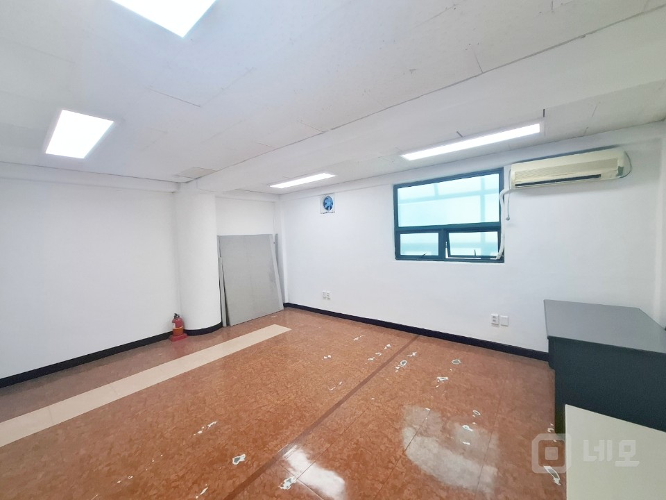 📍 강서구 화곡동 사무실 임대 – 주차·에어컨·승강기 완비 매물의 8번째 사진