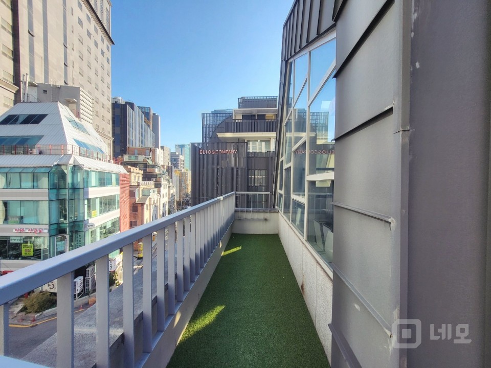 언주역 더블 테라스 특급 ACE 공간 높은층고 화이트톤 디자인 인테리어 매물의 19번째 사진