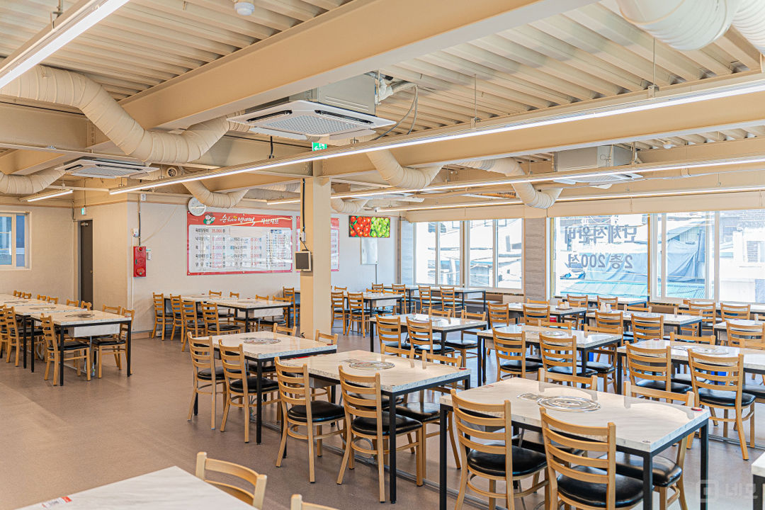 종로5가역 역세권, 깔끔한 인테리어, 주방 시설 완비된 한식집 매물의 4번째 사진