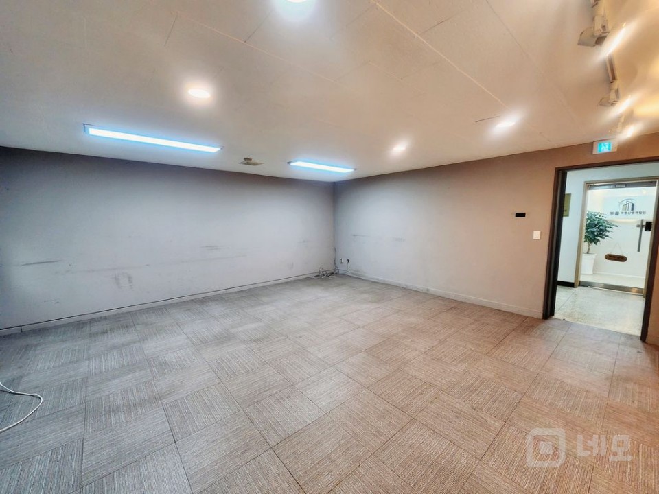 🚋신사역 1분 가성비 우수 오피스🚋 매물의 5번째 사진