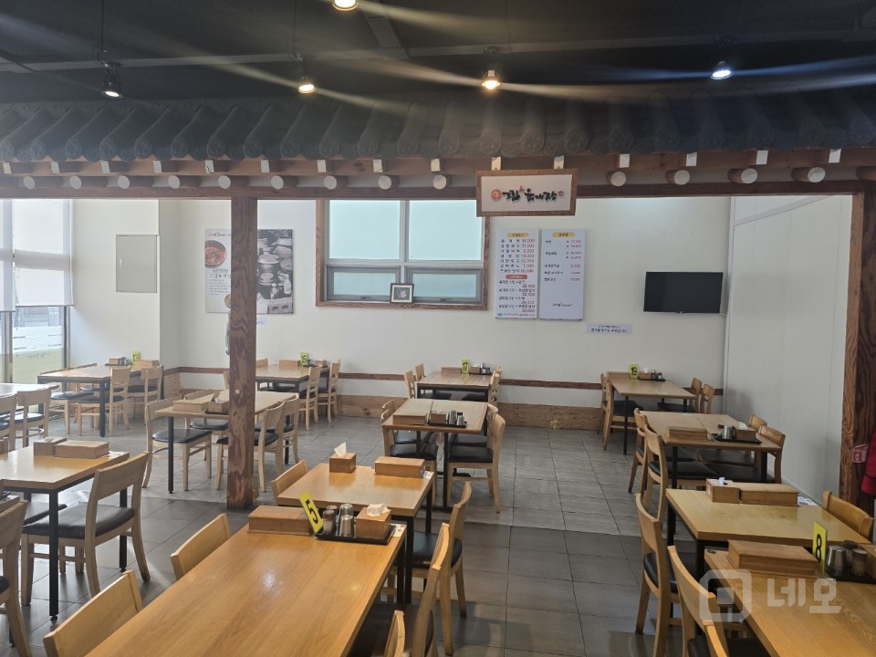 오피스상권에 위치한 식당입니다 매물의 7번째 사진