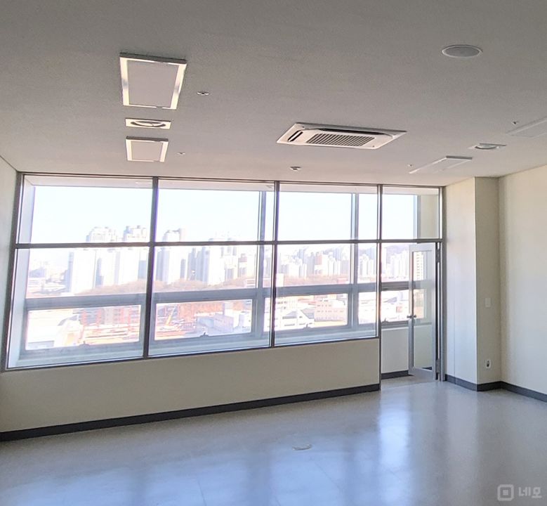 즉시입주 가능한 청라동 지식산업센터내 사무실 매물의 2번째 사진