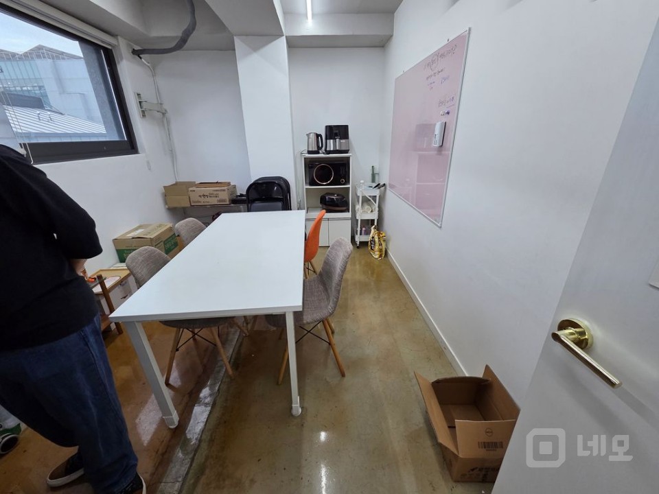 홍대역 도보1분 초역세권 1층 무권리 전용 28평 매물의 14번째 사진