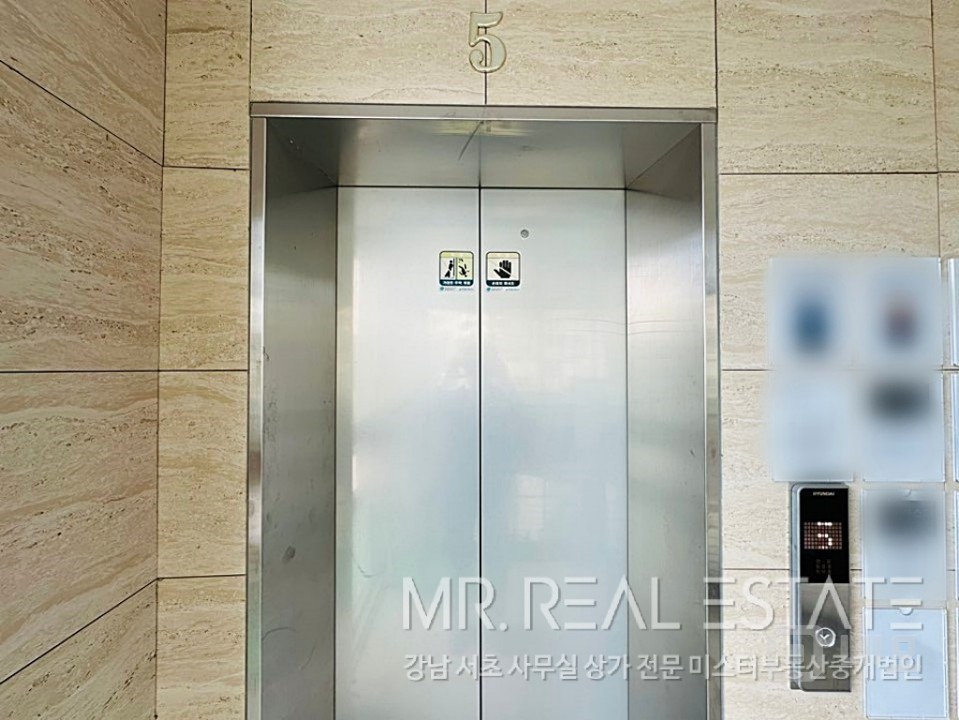 내부인테리어 깔끔, 넓은 면적, 화장실 리모델링 예정, 가성비 좋음 매물의 10번째 사진