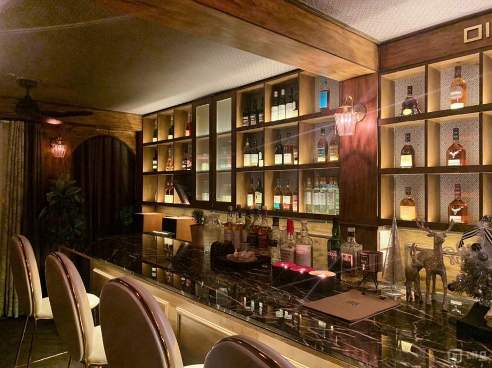 홍대입구역 도보 2분 역세권 반지층 바 매물의 4번째 사진